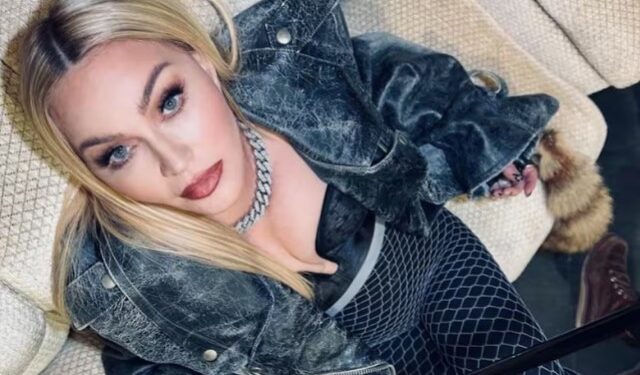 Madonna retó a fan por quedarse sentado en un show, hasta que notó que estaba en silla de ruedas (VIDEO)