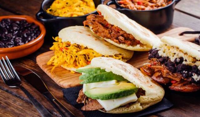 ¿Cuál es el puesto que ocupa la arepa en el ranking de varios platillos del mundo?, según Taste Atlas