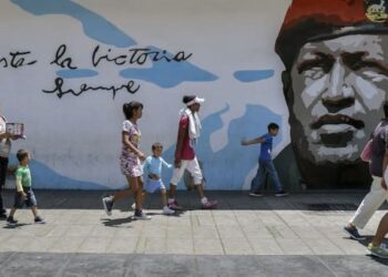 Violencia, inflación, represión, escasez de alimentos y éxodo: el balance de 25 años del chavismo en Venezuela