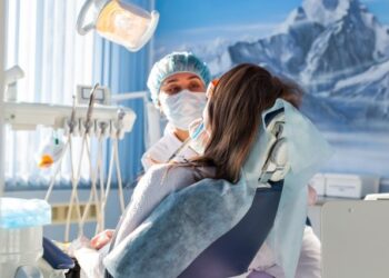 VIRAL: Ayudó a su amiga odontóloga con una prueba y terminó de la peor manera (VIDEO)