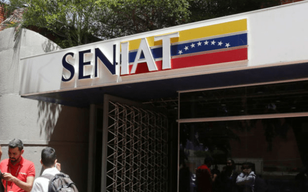 Funcionarios “pide factura” llegaron al Seniat y retienen celulares iPhone en lugar de destornilladores (Video)