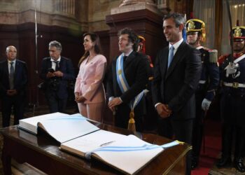 Milei anunció que cerrará la agencia de noticias argentina Télam