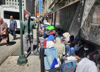 Empresarios y activistas piden que Biden amplíe los permisos de trabajo para migrantes