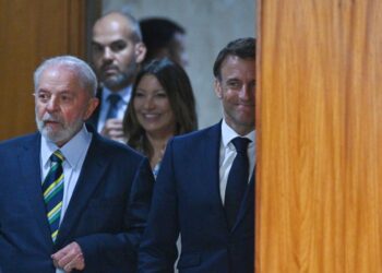 Lula y Macron advierten que es grave el veto a la candidatura de Corina Yoris