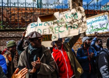 La desesperación de quienes quieren pedir asilo en España