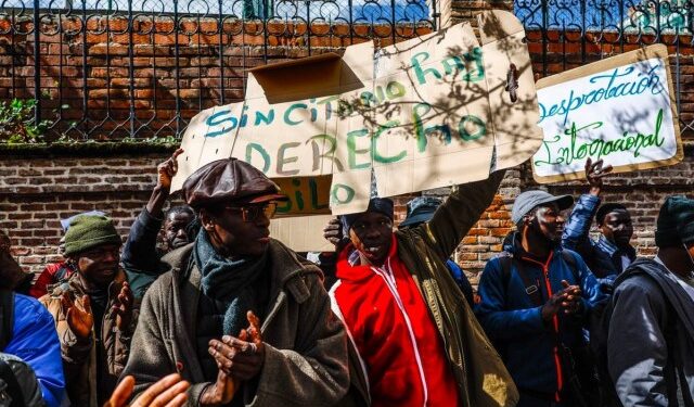 La desesperación de quienes quieren pedir asilo en España