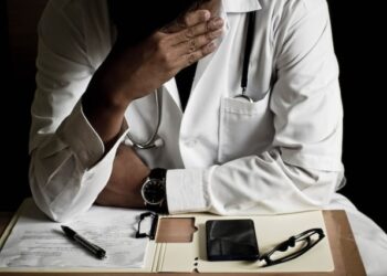 Terrible error médico: fue a operarse de la vesícula, pero le hicieron una vasectomía