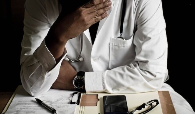 Terrible error médico: fue a operarse de la vesícula, pero le hicieron una vasectomía