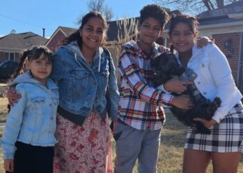 “Final feliz para esta pesadilla”: el conmovedor reencuentro de una familia venezolana con su perrita en Denver