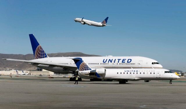 VIDEO: Rueda de un avión con destino a San Francisco se soltó tras el despegue y causó destrozos en tierra