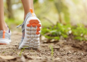 Confirman cuántos pasos hay que dar si pasas todo el día sentado en el trabajo