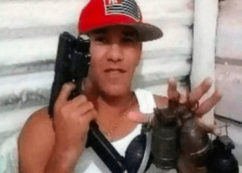 ¿Quién era alias Carlos Capa y cuáles eran sus conexiones con la policía?