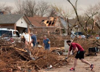 Fuertes tormentas azotarán el sur de EEUU con peligrosas inundaciones y posibles tornados