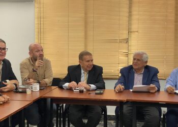 Primera reunión del candidato de la Unidad, Edmundo González, con la Plataforma Unitaria Democrática (+Video)