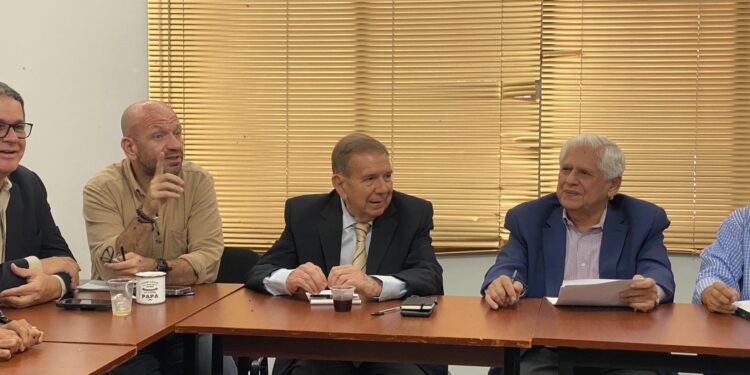 Primera reunión del candidato de la Unidad, Edmundo González, con la Plataforma Unitaria Democrática (+Video)