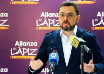 Simonovis asegura que «Alianza del Lápiz» de Antonio Ecarri sería financiado por los narcosobrinos