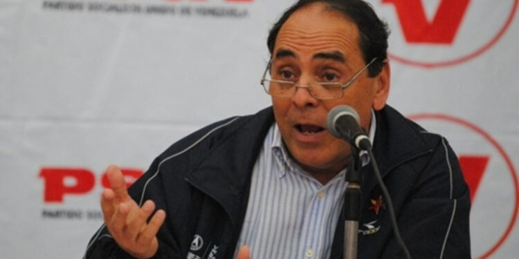 “LA REPÚBLICA SE ESTÁ DISOLVIENDO” exministro chavista Héctor Navarro llama a votar por Edmundo González