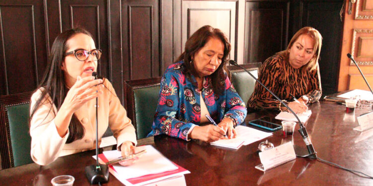 Comisión de Política Exterior aprueba designación de tres nuevas embajadoras