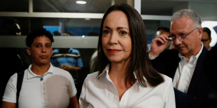 Venezuela concede salvoconductos a colaboradores de Maria Corina Machado para viajar a Argentina, según fuente oficial