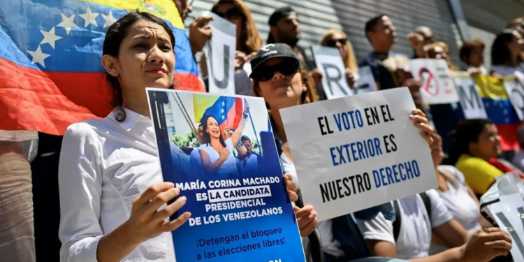 Venezolanos protestaron en el mundo contra el bloqueo electoral.