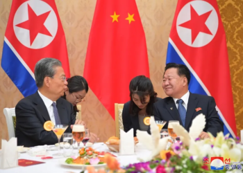 China busca contrarrestar alianzas de Washington con una intensa actividad diplomática