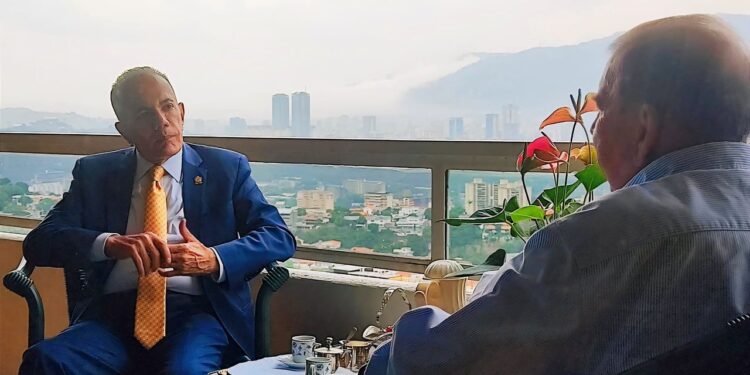 Primera reunión de trabajo sostuvieron González Urrutia y Manuel Rosales