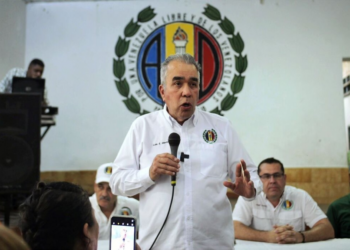 Nicolás Maduro deja congelado el salario mínimo en 130 bolívares 