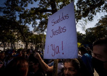 1ero de Mayo Dia del Trabajador…en Caracas salen a marchar [VIDEOS]