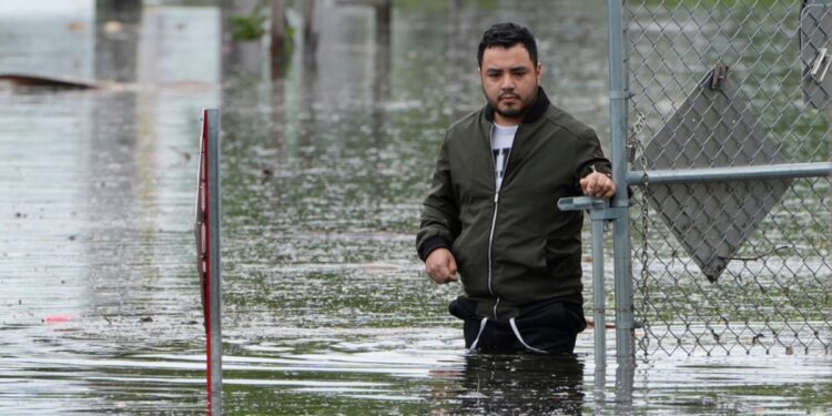 Florida se prepara para próxima ronda de lluvias después de inundaciones el sur del estado