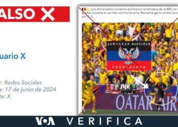 Es falso que los fans de Rumania colgaron una bandera de la República de Donetsk en el partido contra Ucrania