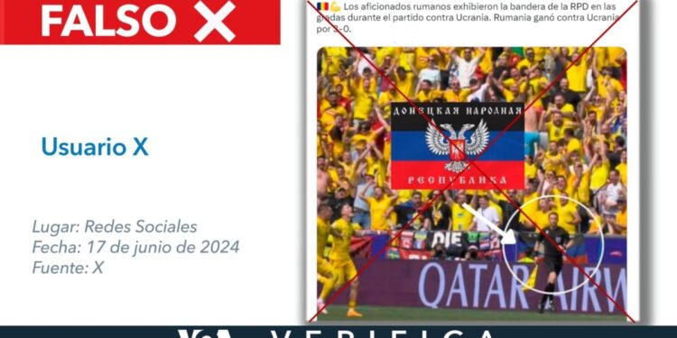 Es falso que los fans de Rumania colgaron una bandera de la República de Donetsk en el partido contra Ucrania
