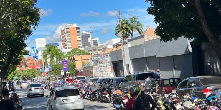 La licencia de conducir es primordial en Estados Unidos. Obtenerla debería ser un trámite sin demoras, eso no ocurre en el sur de Florida.