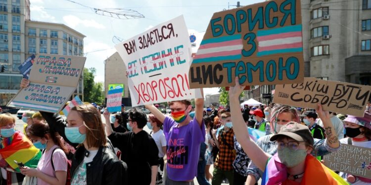 Desinformaciones sobre la guerra entre Rusia y Ucrania vinculadas a la comunidad LGBTQ+