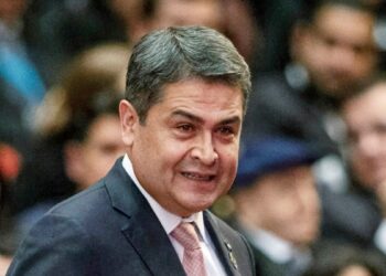 Expresidente hondureño Luis Orlando Hernández sentenciado a 45 años de cárcel en EEUU por ayudar al narco