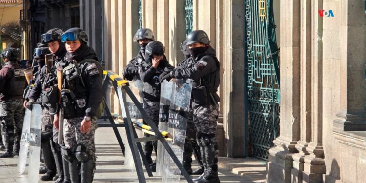 En Fotos | Fuerte dispositivo de seguridad en la Casa del Pueblo tras intento de golpe de Estado en Bolivia