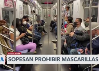 Nueva York considera prohibir mascarillas en el subway