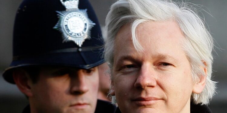 ¿Quién es Julian Assange, el fundador del polémico sitio WikiLeaks?