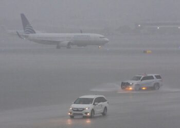 Fuertes e intensas lluvias provocan inundaciones en el Estado de Florida.