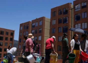 Flexibilizan racionamiento de agua en Bogotá por aumento en los niveles de embalses que la abastecen