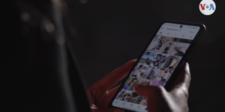 El Cirujano General de EEUU advirtió desde la Casa Blanca los peligros del uso de redes sociales en adolescentes