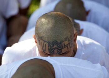 Sin una ley de cadena perpetua, El Salvador impone penas de 120 a 700 años de cárcel para pandilleros