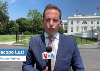 Biden reafirma su candidatura en mitin tras debate de CNN