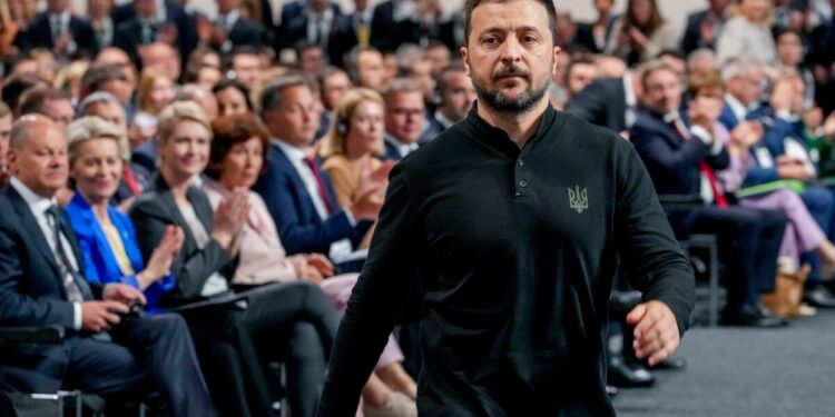 Kiev califica de absurda oferta de tregua de Putin