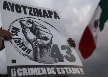 México: Padres de desaparecidos de Ayotzinapa dicen que Fiscalía realiza estudios óseos sin apoyo técnico