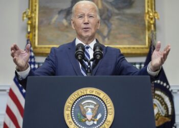 Biden indulta a militares condenados por ley derogada sobre relaciones homosexuales consentidas