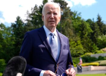Biden anunciará protección contra la deportación para cónyuges de ciudadanos estadounidenses