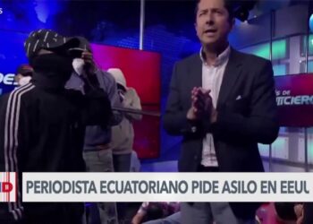 Traumatizado por asalto a estudio de TV, periodista ecuatoriano pide asilo en EEUU