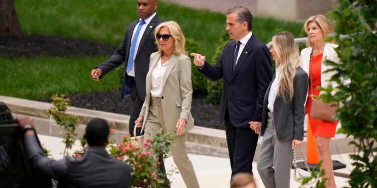 Hunter Biden declarado culpable de tres cargos graves por posesión de armas