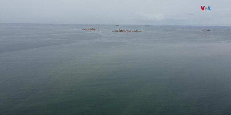 la isla Gardi Sugdubc se hunde, indígenas desplazados aprenden a vivir en tierra firme