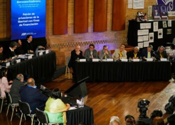 Tribunal de Paz en Colombia pide investigar presuntas interceptaciones ilegales a sus magistrados